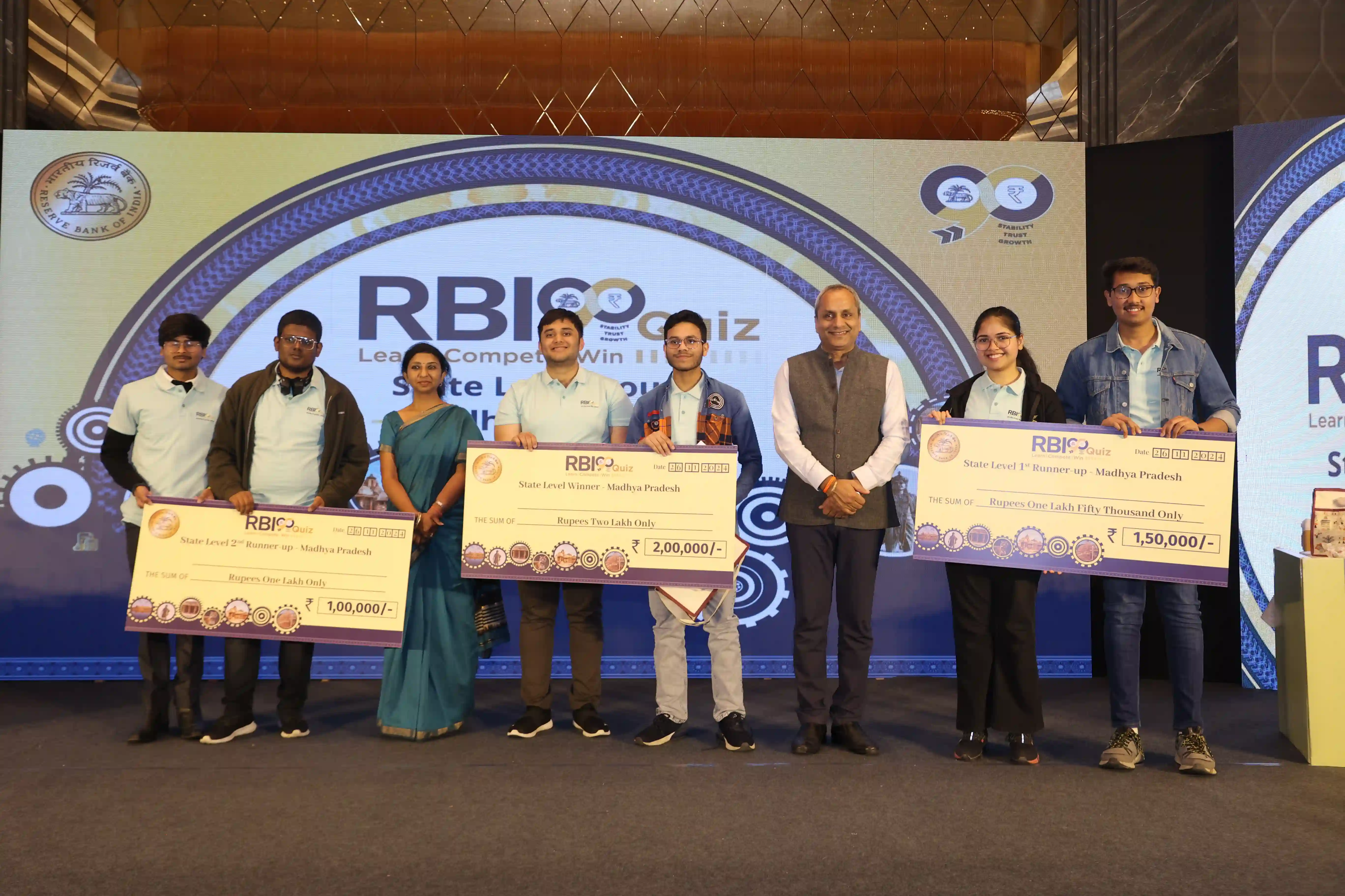 1. Winning Team with dignitaries